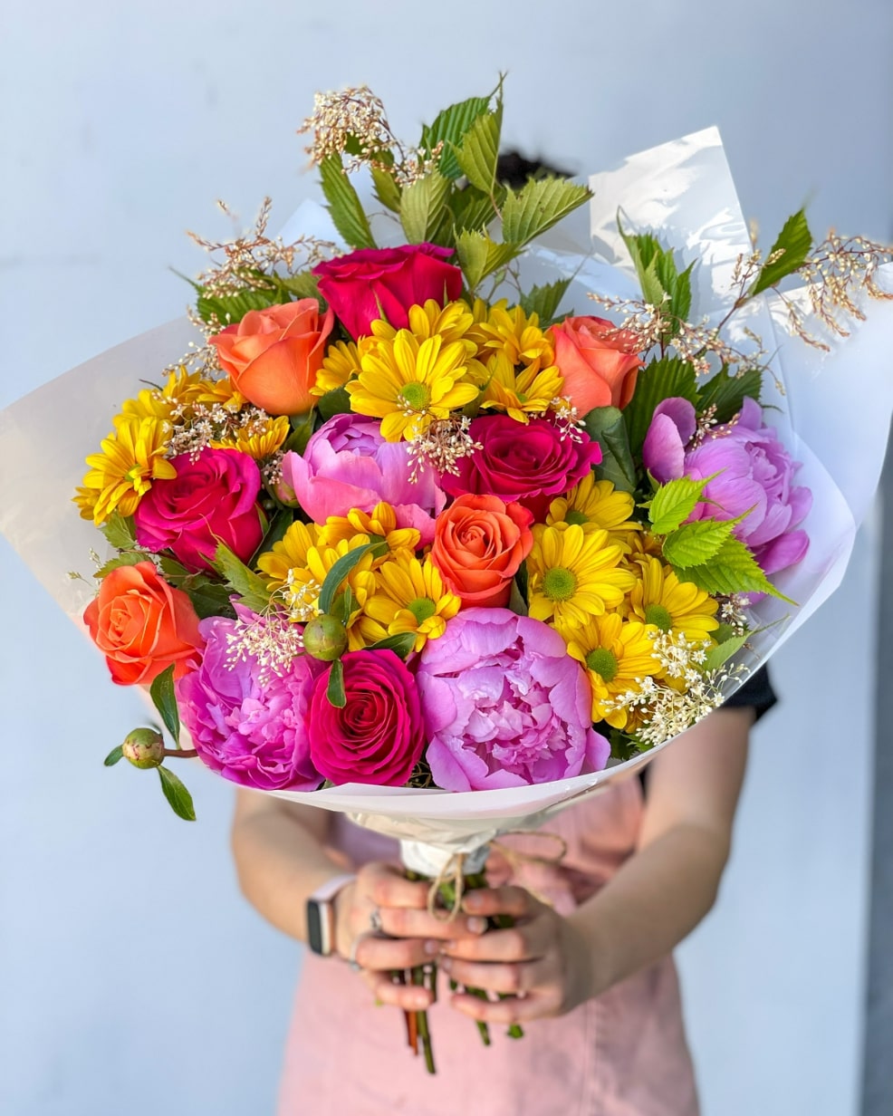 Friday Posy Deluxe | Featured Image for the West End Landing Page For Poco Posy